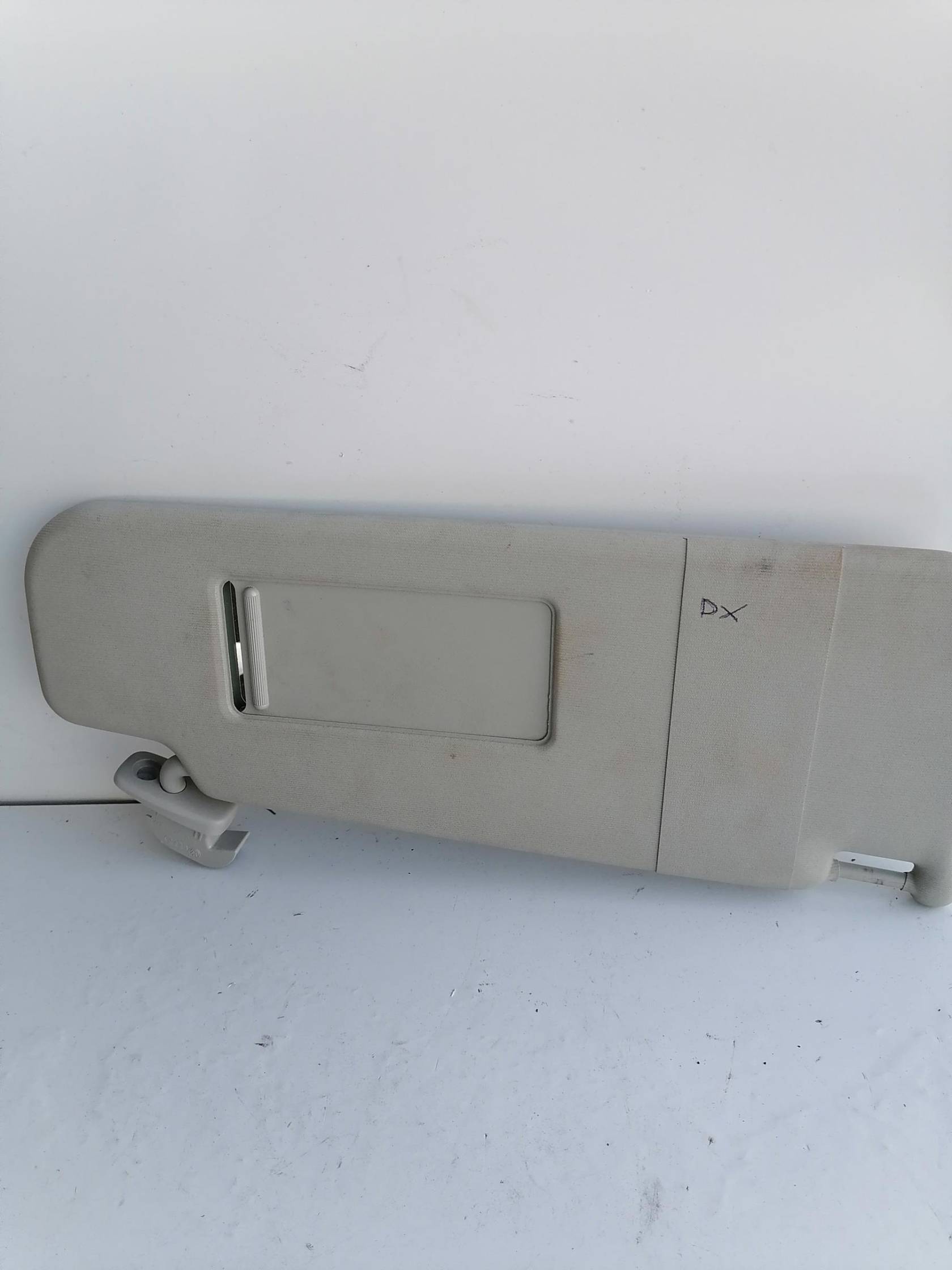 Aletta parasole parabrezza dx.